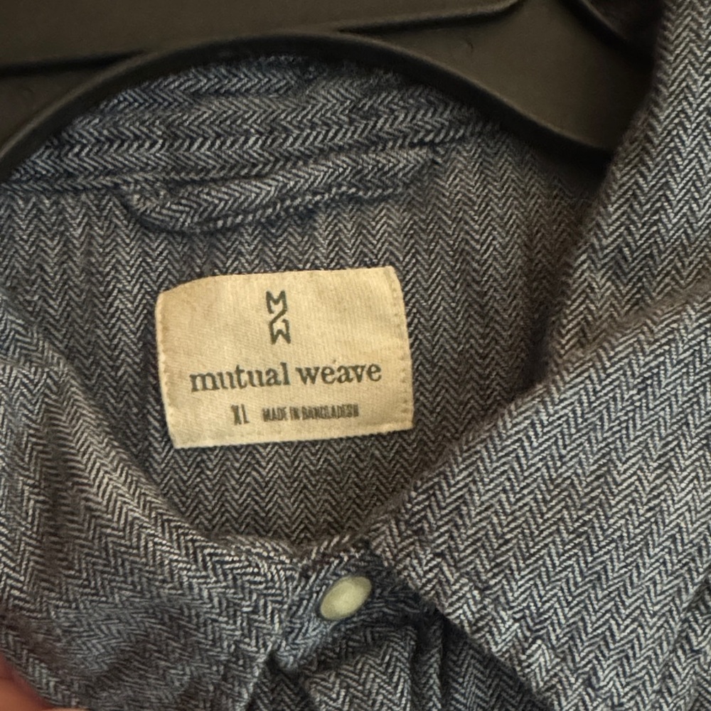 Mutual Weave Men's Gray Herringbone Button-Down Shirt